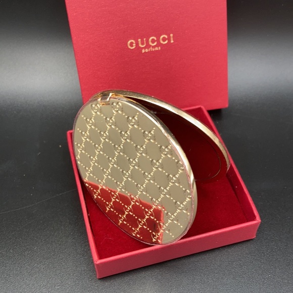 🎁 Gucci Gold Monogram engraved compact mirror - Picture 5 of 5